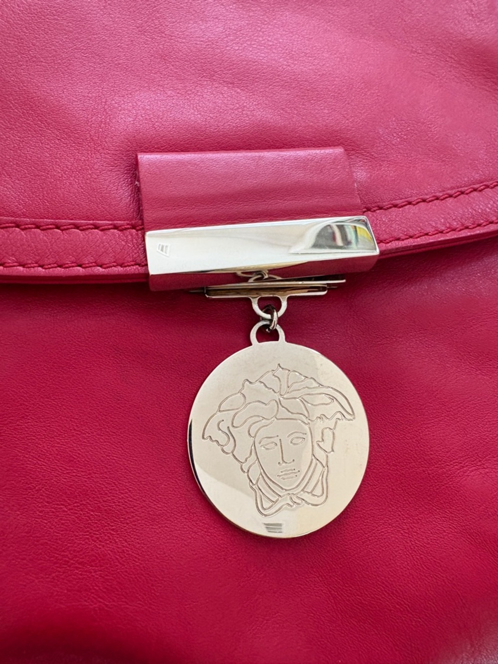 Versace Stunning Red Shoulder Bag with Gold Chain and Back Pocket - Picture 5 of 10